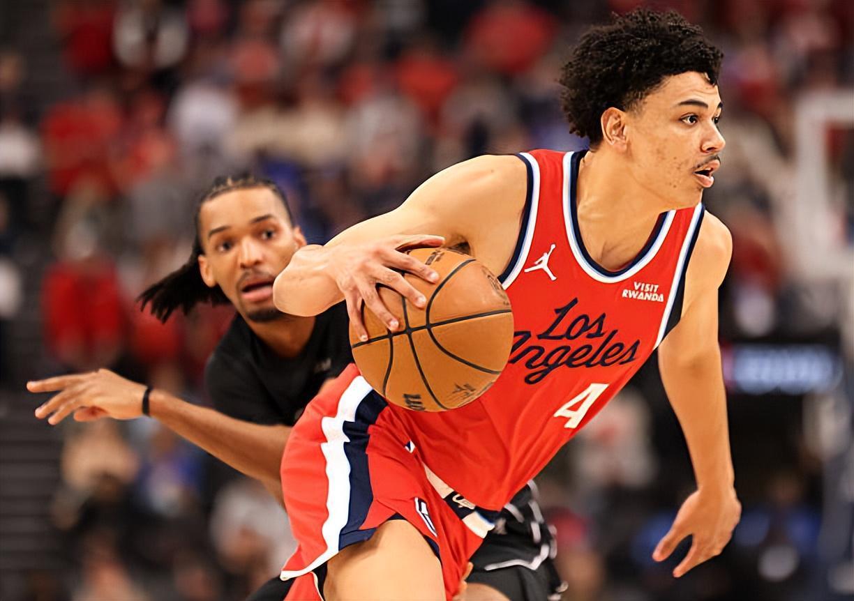 开云app下载-表现确实不算糟糕，但快船锋线新秀显然还能够做得更好一些？